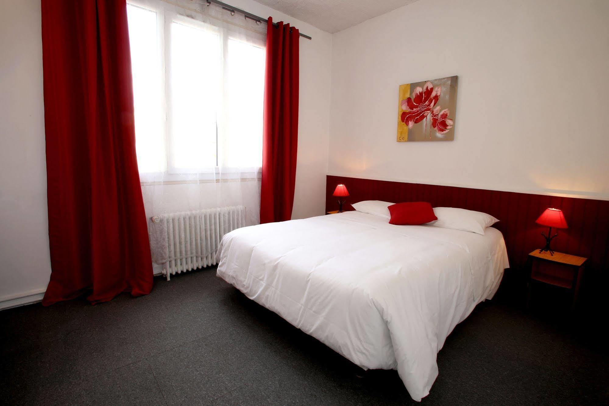 Logis Hotel La Coupe d'Or Lisieux Extérieur photo